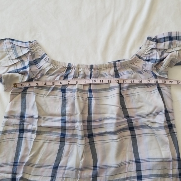 Express off shoulder flowy top - Picture 2 of 7